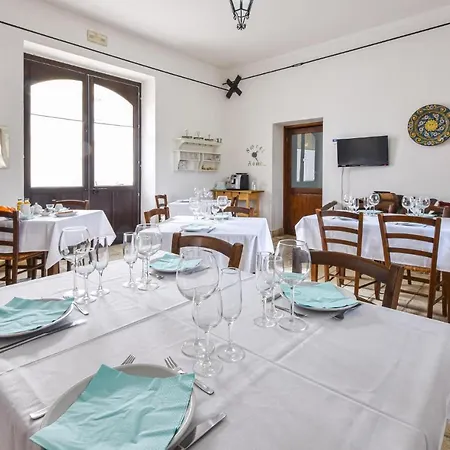 Awesome In Caltagirone With Kitchen Casa Franco
