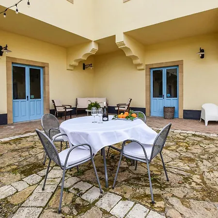 Awesome In Caltagirone With Kitchen Holiday home Casa Franco